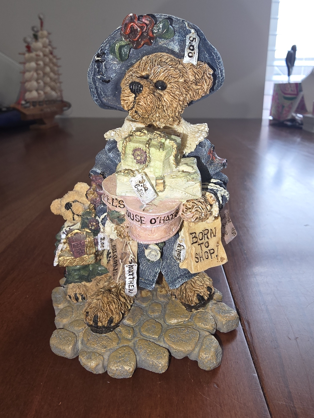 Boyds Bears & Friends “Grace & Jonathan…Born to Shop” Vintage Collectable Figure